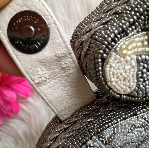 Mary Frances Hop To It Easter Bunny Rabbit Beaded Bag - Picture 11 of 13